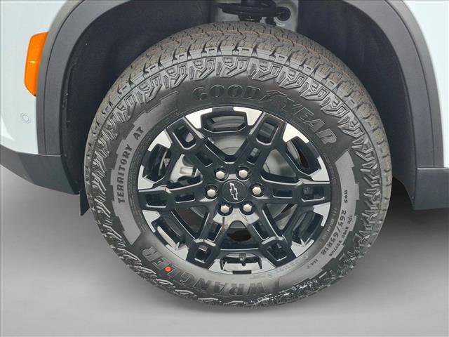New 2027 Chevrolet Traverse Z71 w/ Enhanced Driving Package AWD/4WD image 9