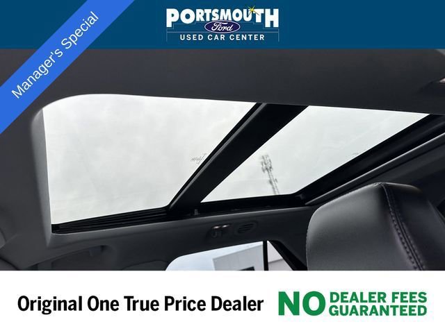 Used 2022 Ford Explorer XLT w/ Equipment Group 202A image 5