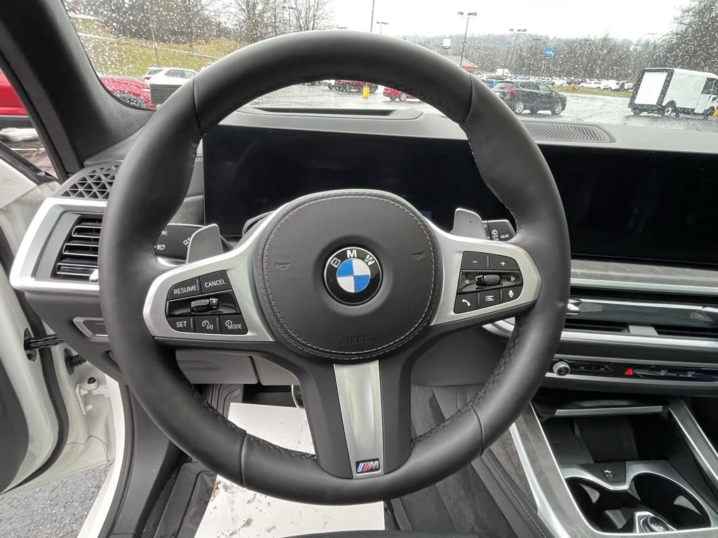 Used 2025 BMW X7 xDrive40i w/ M Sport Package image 46
