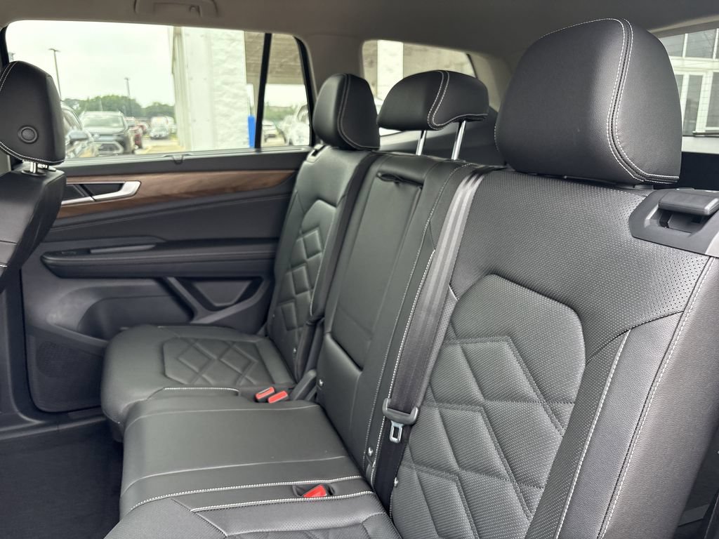 Used 2025 Volkswagen Atlas SE FWD image 20