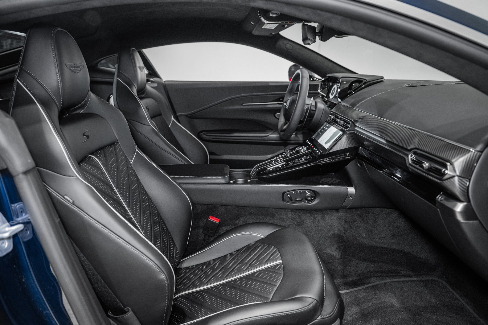 New 2026 Aston Martin V8 Vantage S RWD image 14
