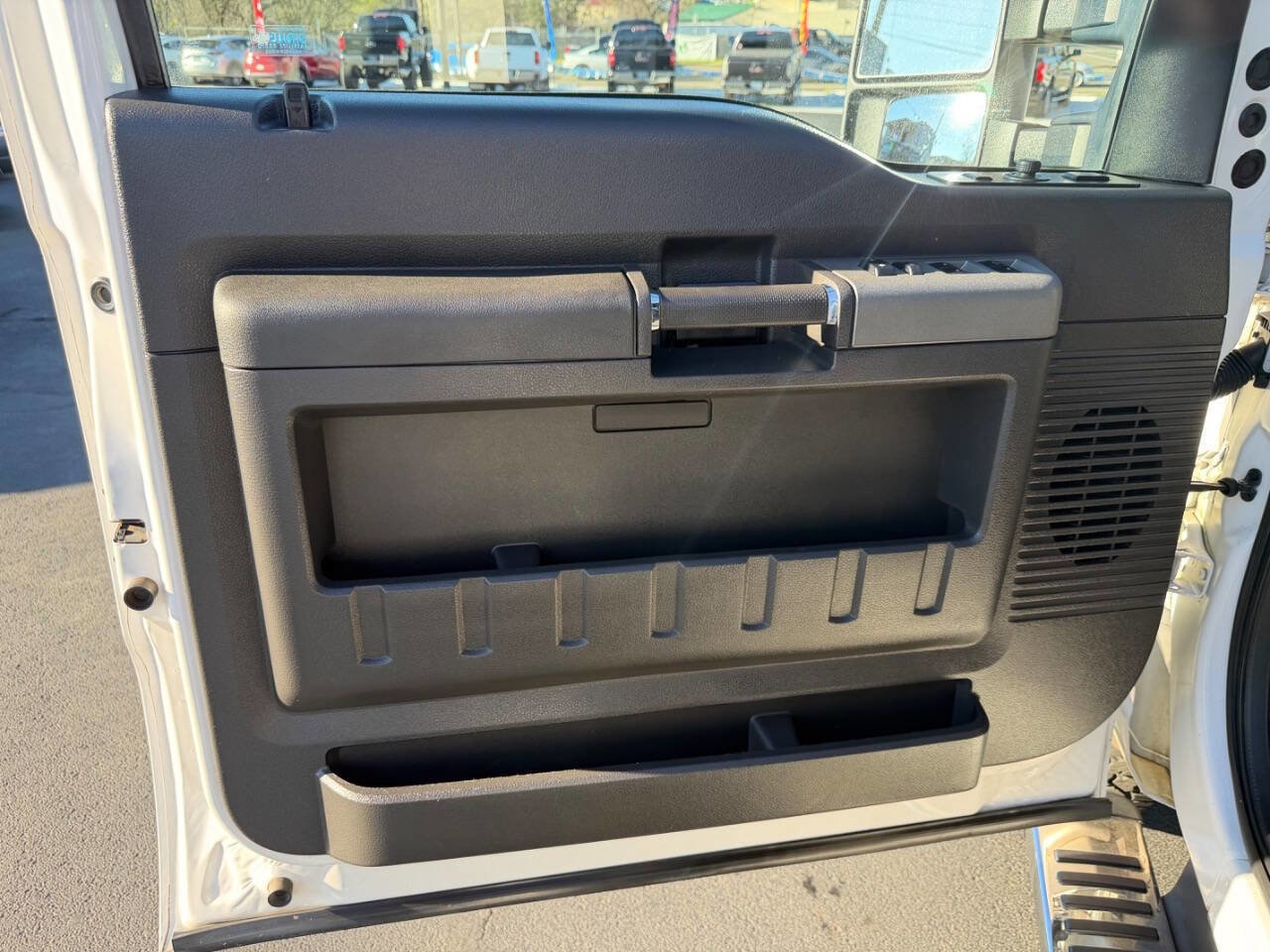 Used 2011 Ford F350 Lariat w/ Chrome Pkg image 8