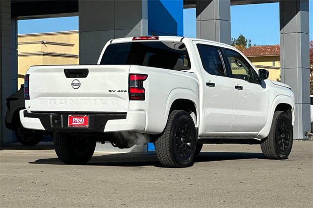Used 2023 Nissan Frontier SV image 5