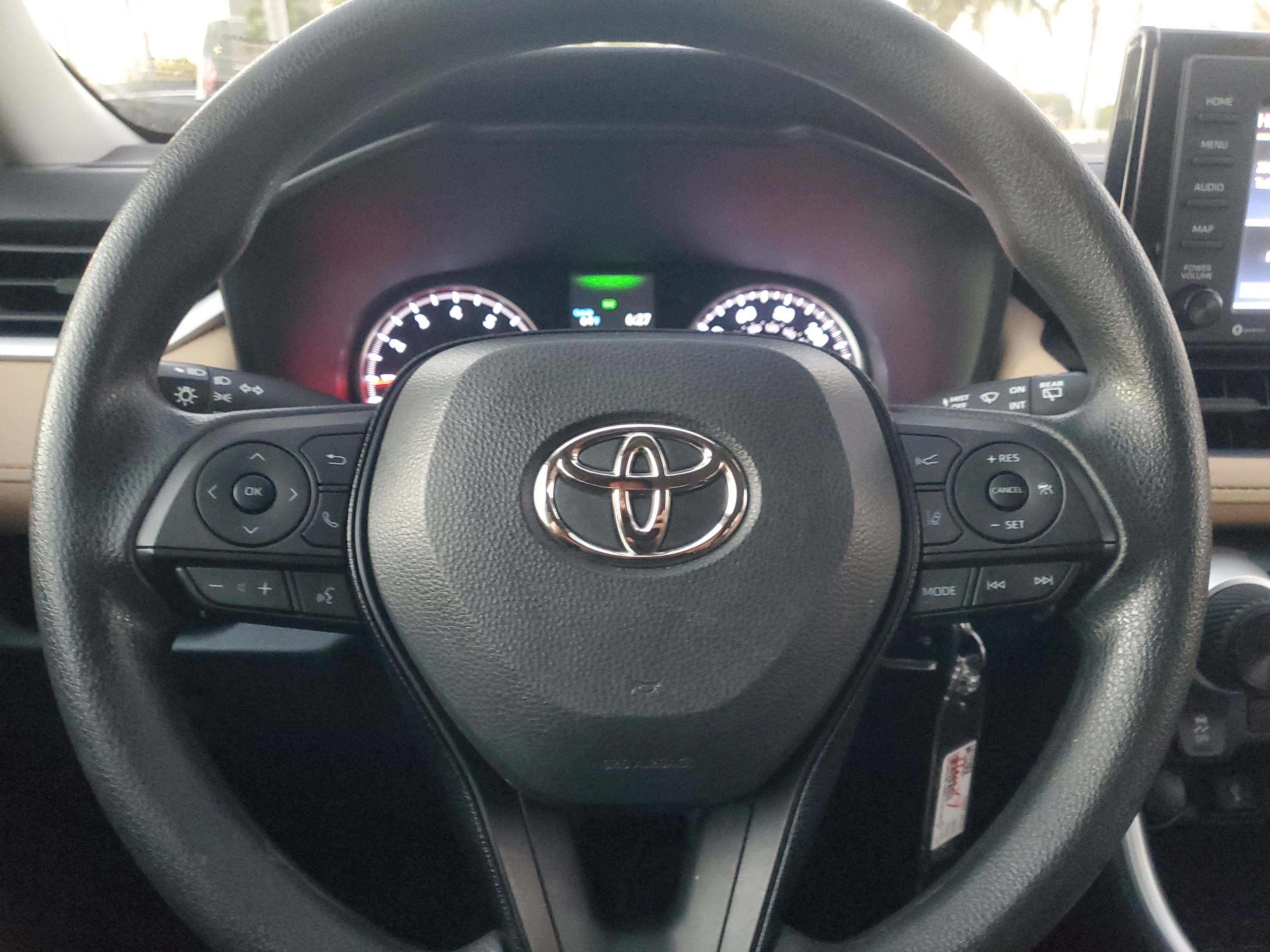 Used 2021 Toyota RAV4 LE image 20