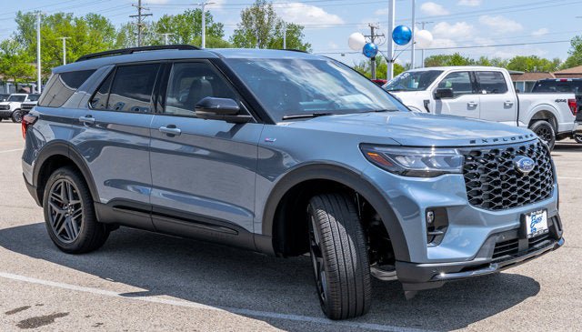 New 2026 Ford Explorer ST-Line w/ ST-Line Street Pack AWD/4WD image 2