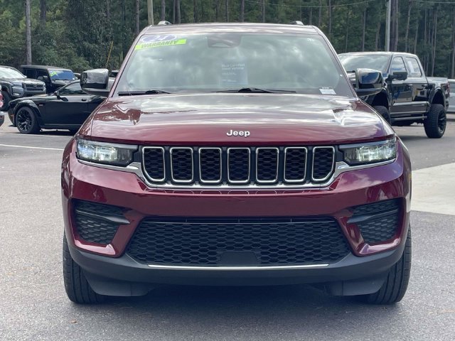 Used 2024 Jeep Grand Cherokee Laredo AWD/4WD image 35