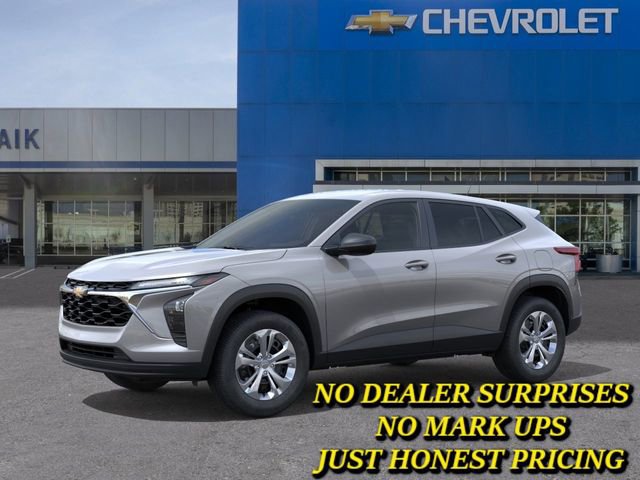 New 2026 Chevrolet Trax LS w/ Driver Confidence Package FWD image 2