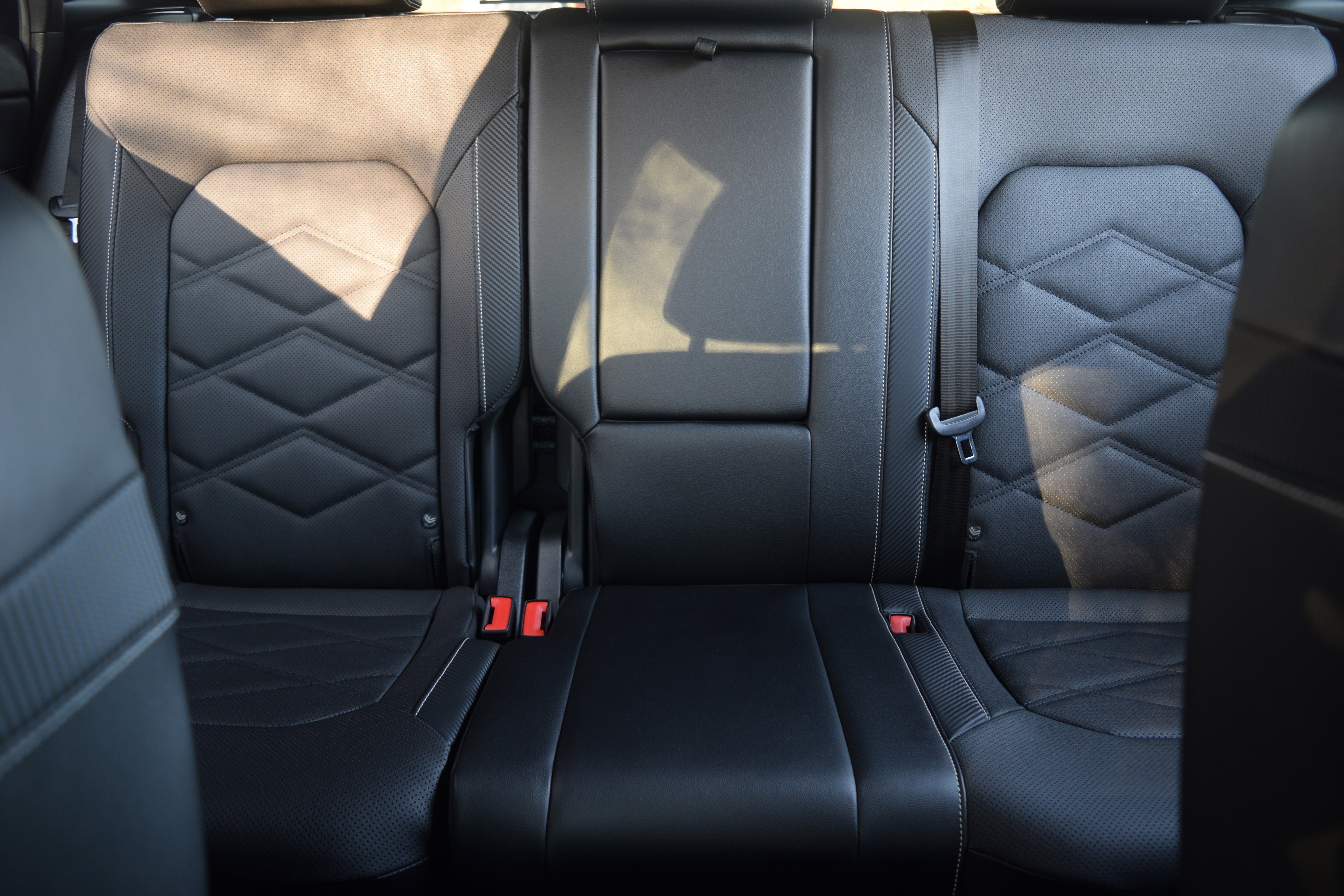 Used 2024 Volkswagen Atlas Cross Sport SE image 15