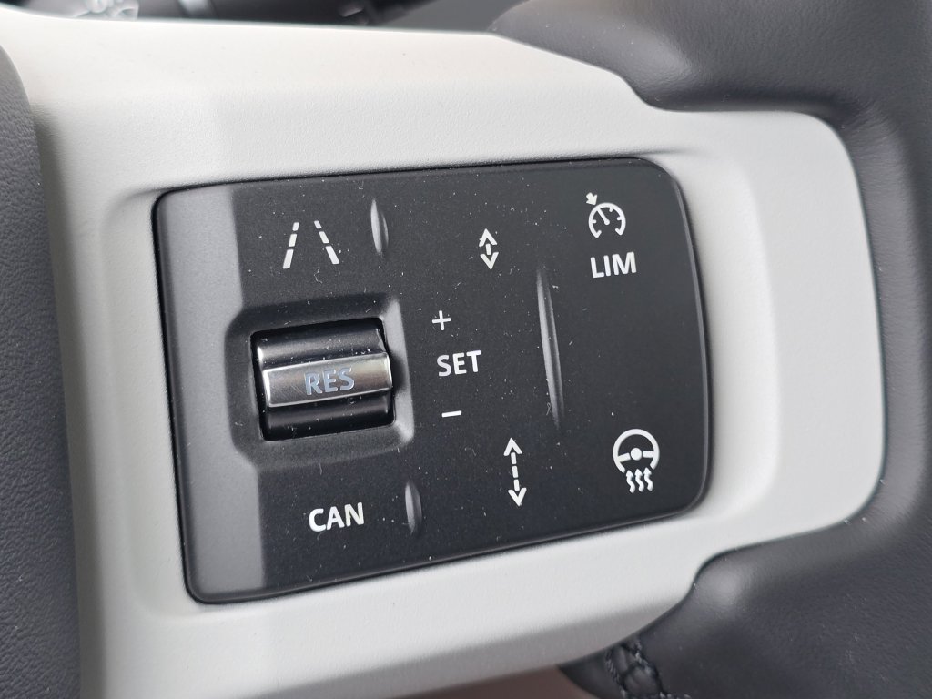 New 2025 Land Rover Defender 110 X-Dynamic SE image 20