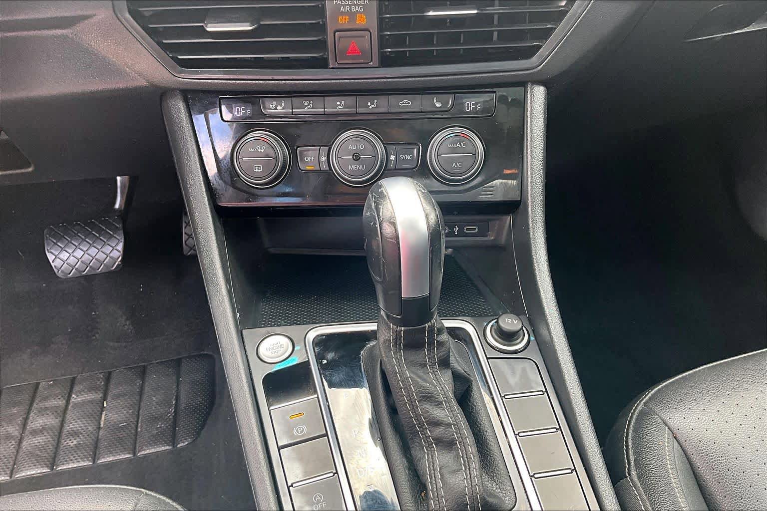 Used 2021 Volkswagen Jetta R-Line FWD image 32