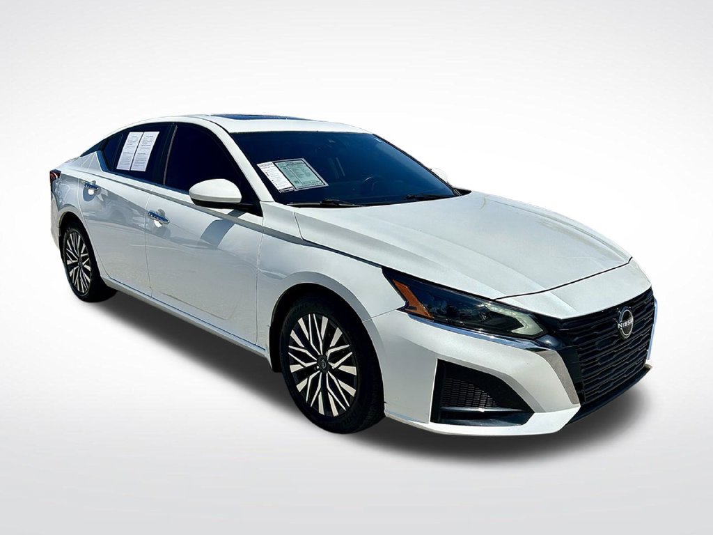 Certified 2024 Nissan Altima 2.5 SV w/ SV Premium Package FWD image 4
