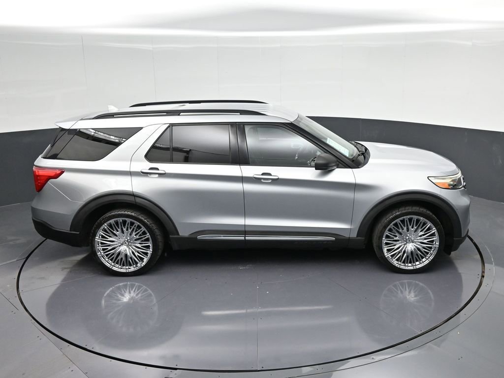 Used 2020 Ford Explorer XLT w/ Equipment Group 202A RWD image 20