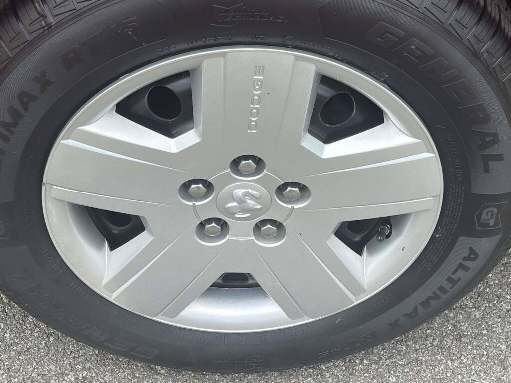 Used 2010 Dodge Avenger SXT FWD image 14