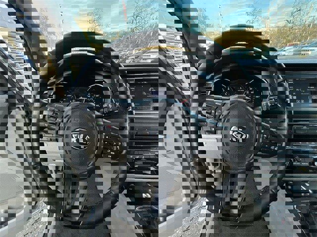 Used 2017 Kia Sedona LX w/ LX Essentials Premium Package image 18