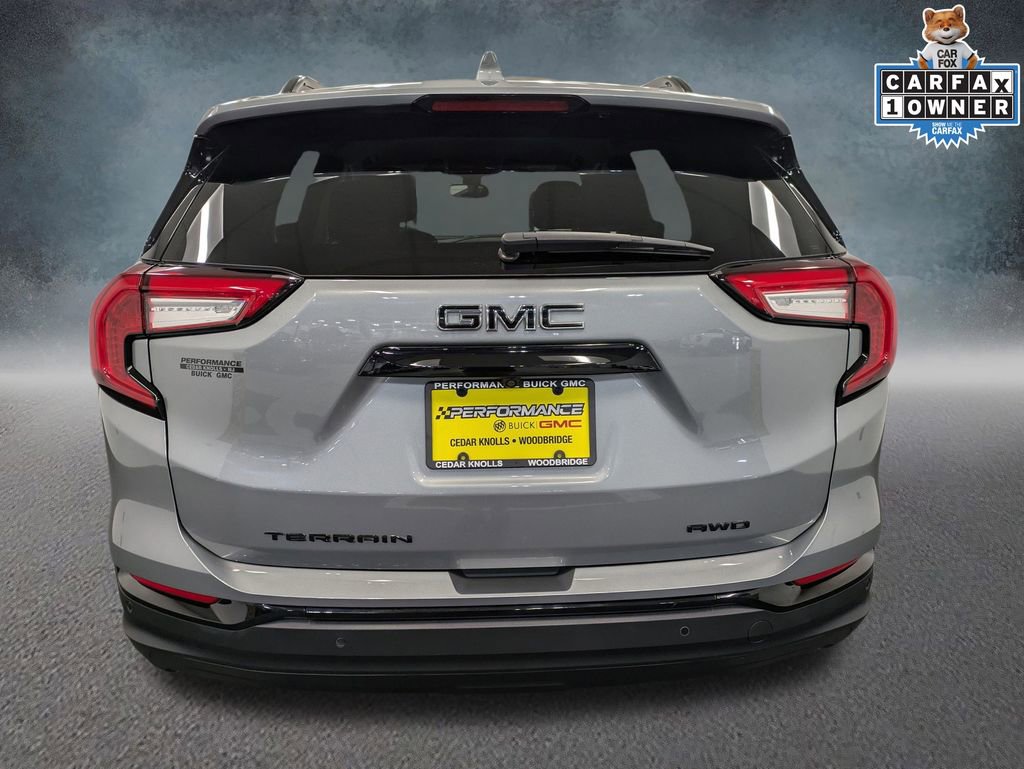 Used 2023 GMC Terrain SLE w/ Driver Convenience Package image 5