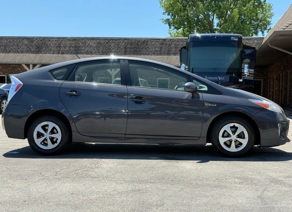Used 2015 Toyota Prius Three FWD image 6