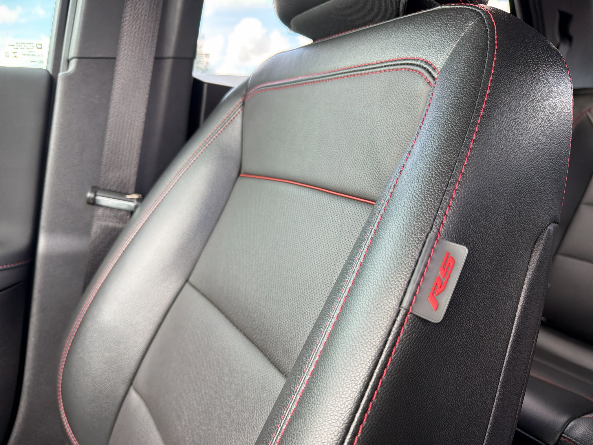 Used 2024 Chevrolet Equinox RS w/ RS Leather Package FWD image 27