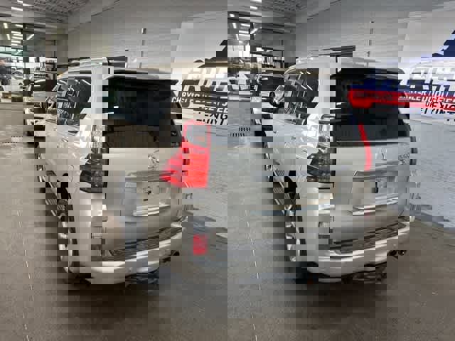 Used 2012 Lexus GX 460 w/ Comfort Plus Pkg image 17