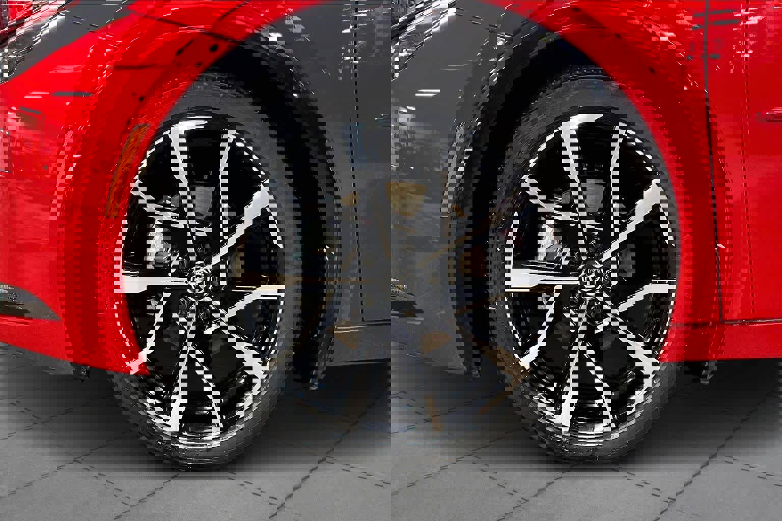 Used 2025 Toyota Prius Plug-In Hybrid image 10