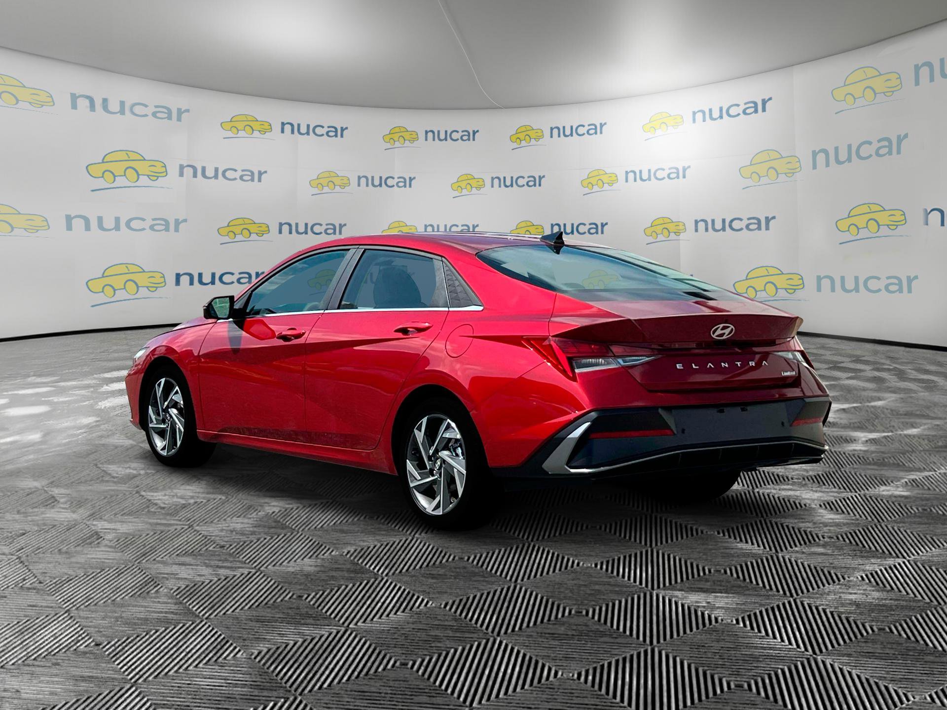 Used 2025 Hyundai Elantra Limited image 5