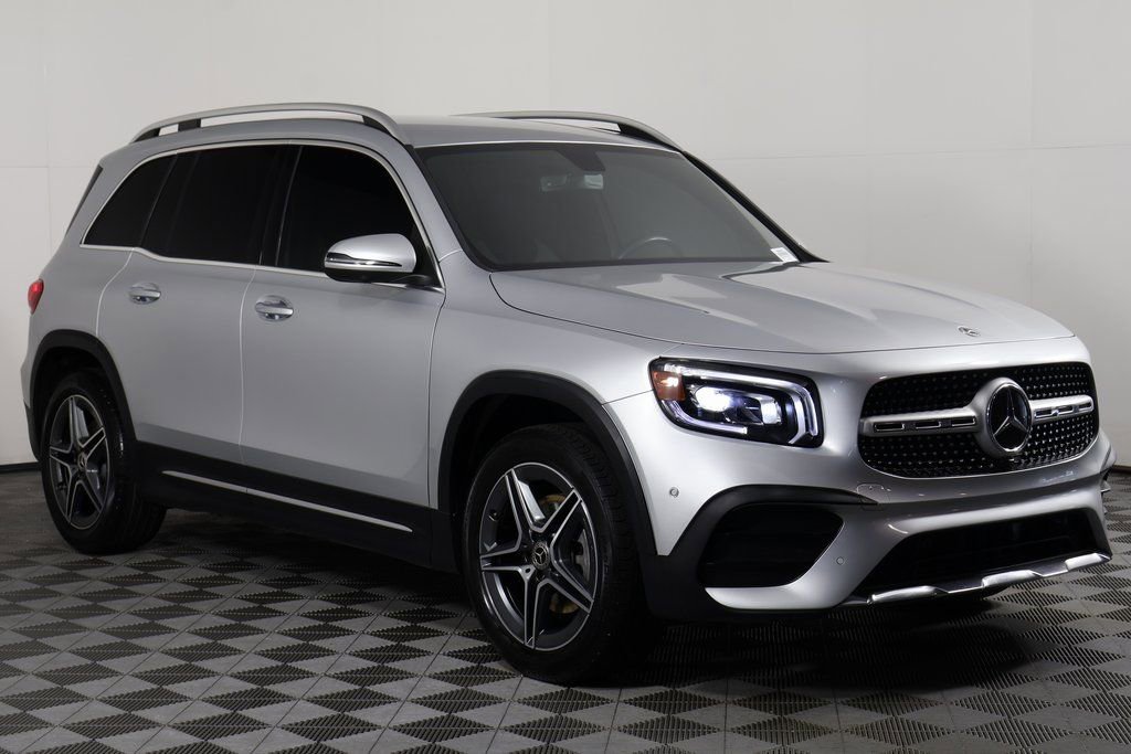 Certified 2021 Mercedes-Benz GLB 250 w/ AMG Line image 3
