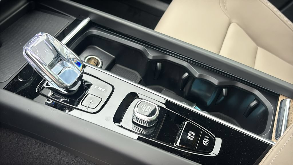 New 2026 Volvo XC60 B5 Plus w/ Climate Package AWD/4WD image 21