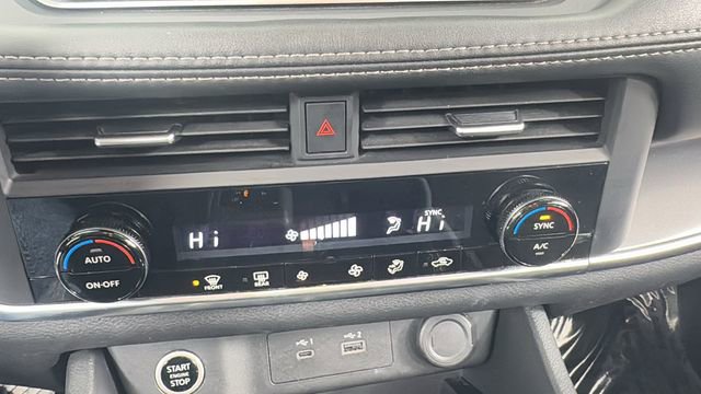 Certified 2023 Nissan Rogue SV image 26