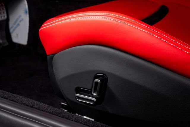 Used 2024 Ferrari Roma RWD image 25