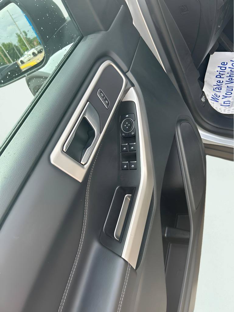Used 2024 Ford Explorer XLT w/ Class IV Trailer Tow Package AWD/4WD image 9