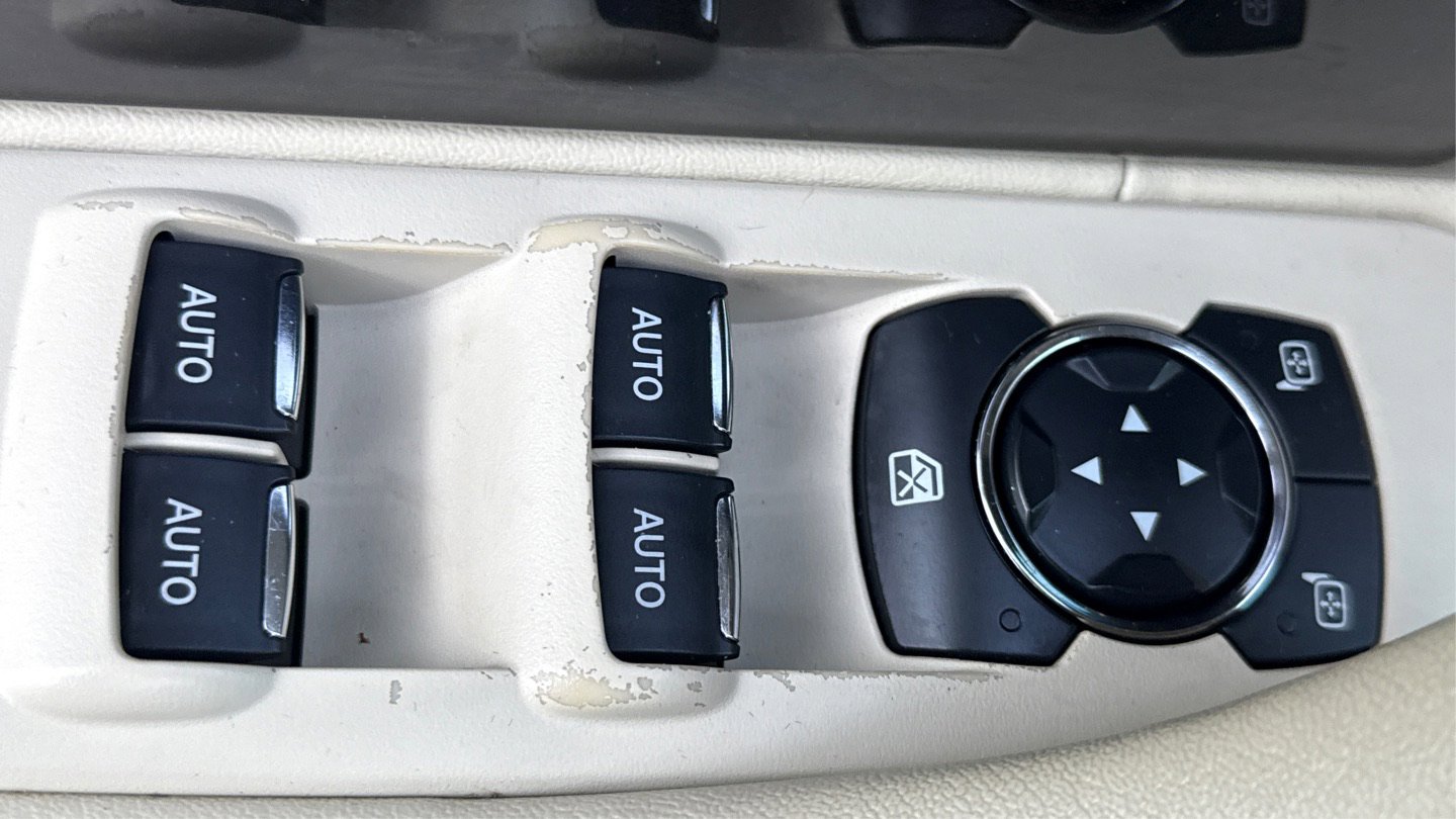 Used 2016 Lincoln MKS w/ Equipment Group 101A FWD image 41