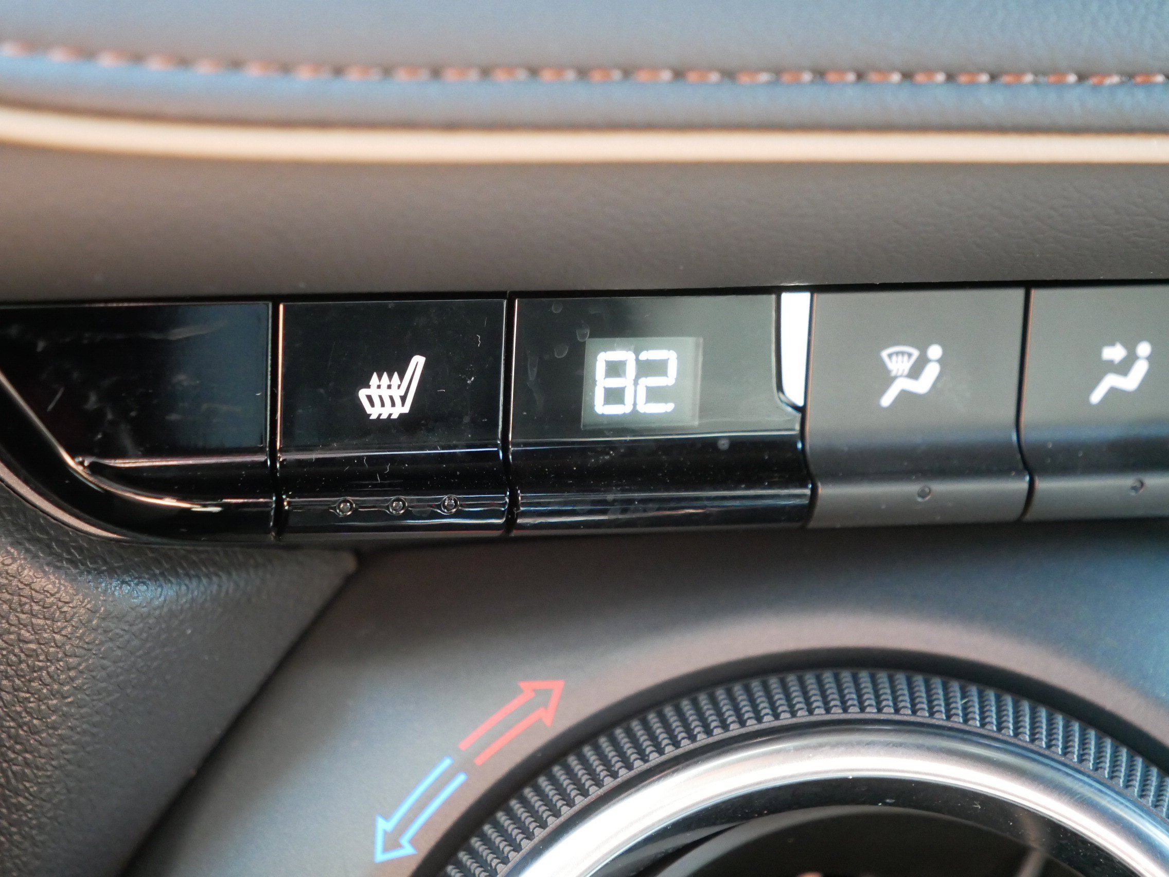 Used 2022 Chevrolet Blazer Premier AWD/4WD image 34