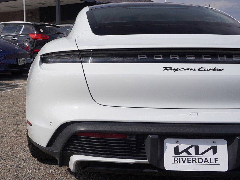 Used 2021 Porsche Taycan Turbo image 18