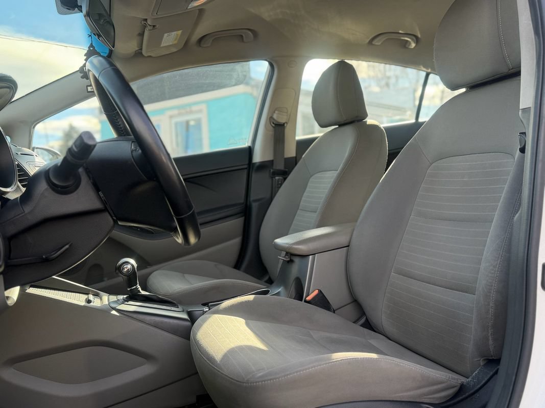 Used 2016 Kia Forte EX FWD image 9