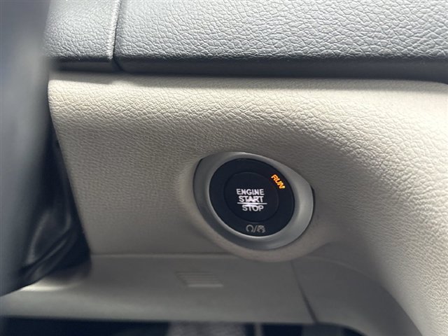 Used 2018 Chrysler Pacifica Touring-L Plus FWD image 17