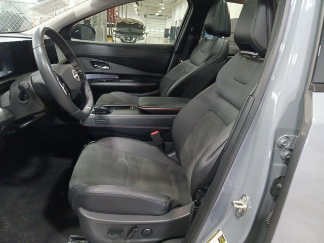 Used 2024 Nissan Ariya AWD image 12
