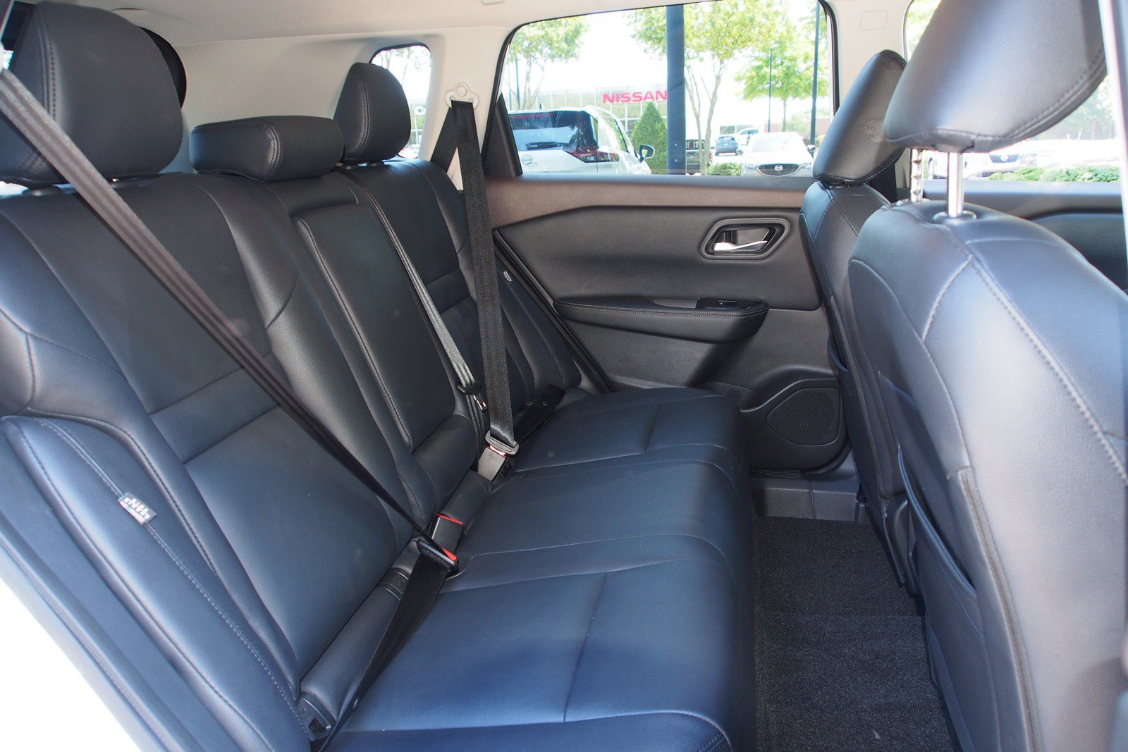 Used 2023 Nissan Rogue SV FWD image 13