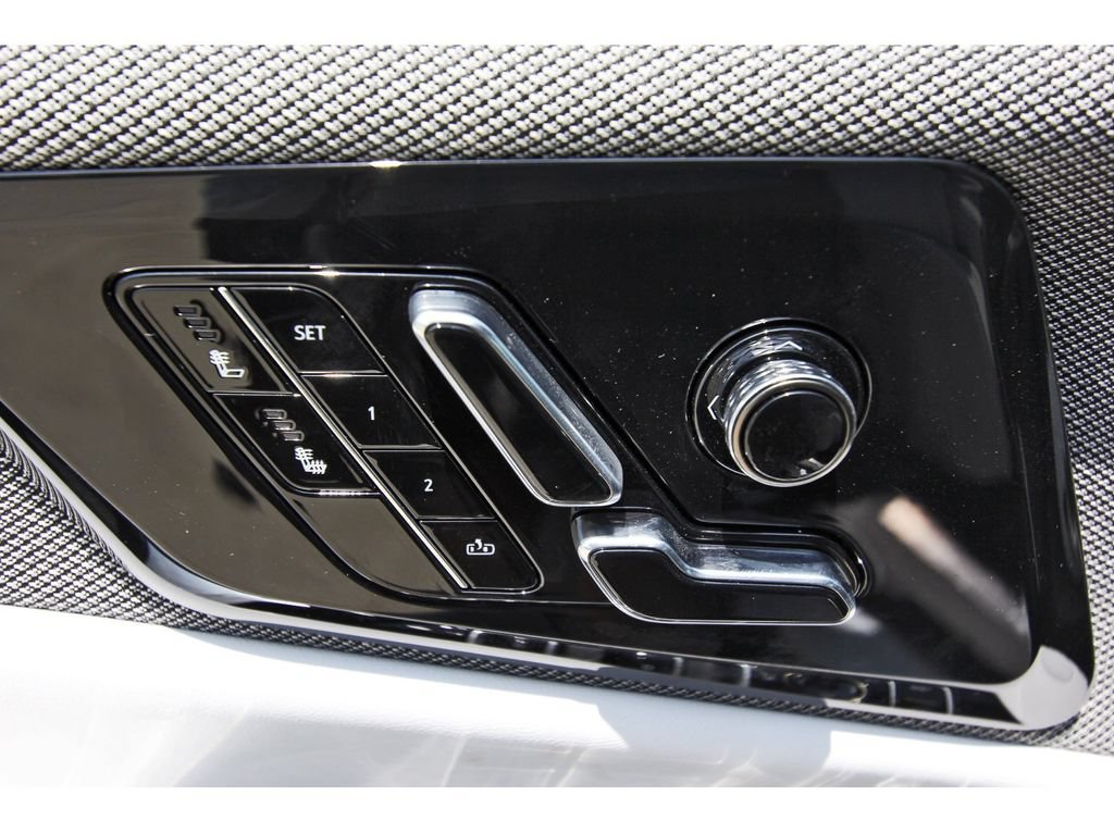 New 2027 Cadillac Optiq Luxury AWD/4WD image 22