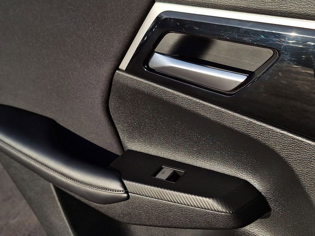 Used 2025 Mitsubishi Outlander ES image 13