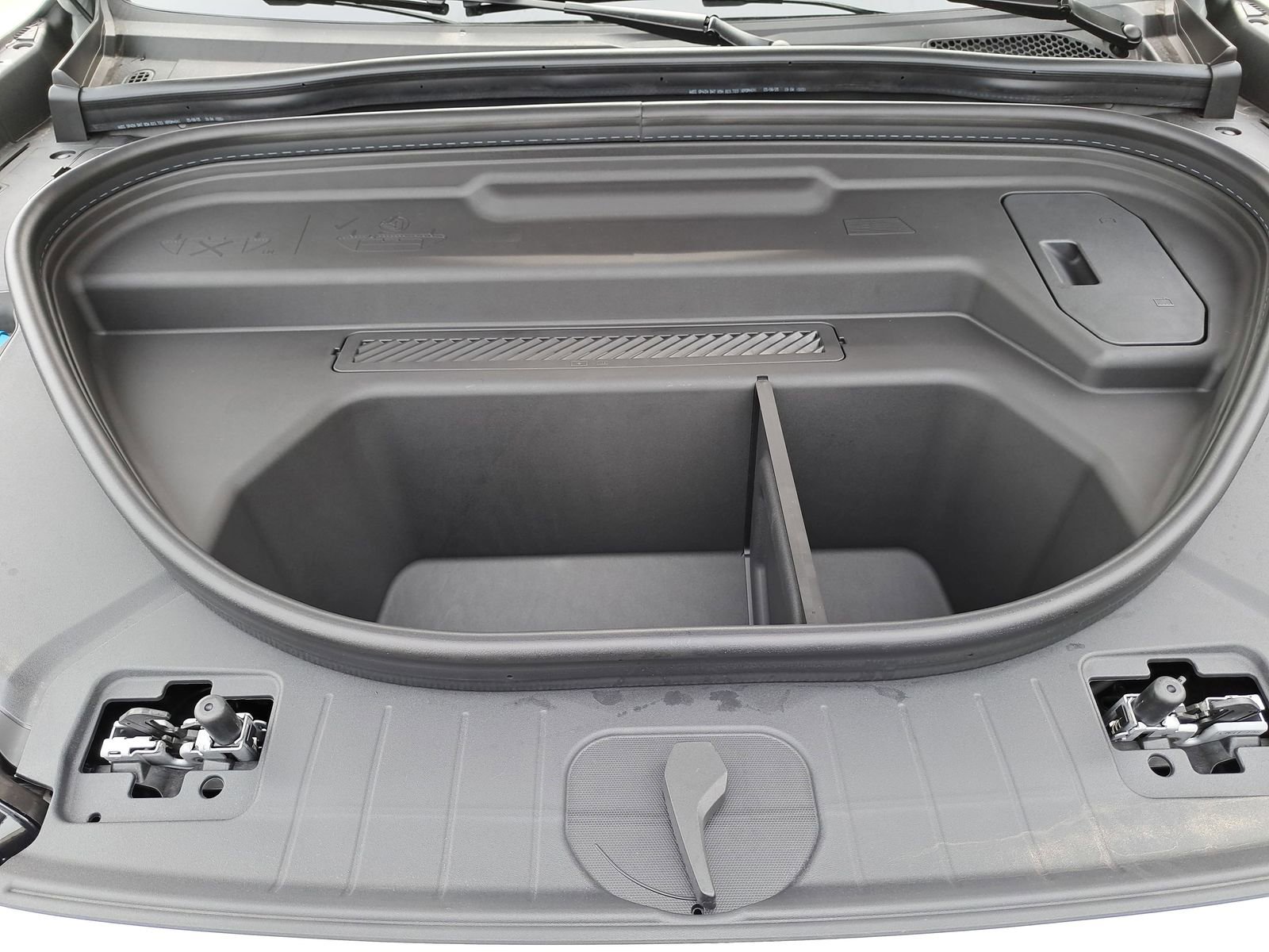 New 2025 Audi Q6 e-tron Premium image 32