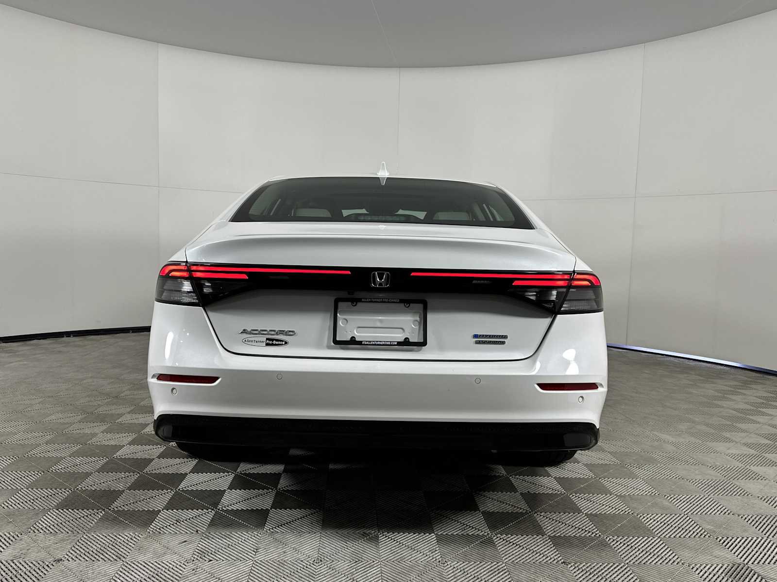 Used 2024 Honda Accord Touring image 7