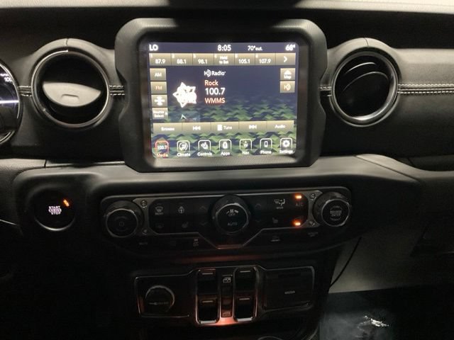 Used 2022 Jeep Wrangler Unlimited Sahara w/ Cold Weather Group AWD/4WD image 37
