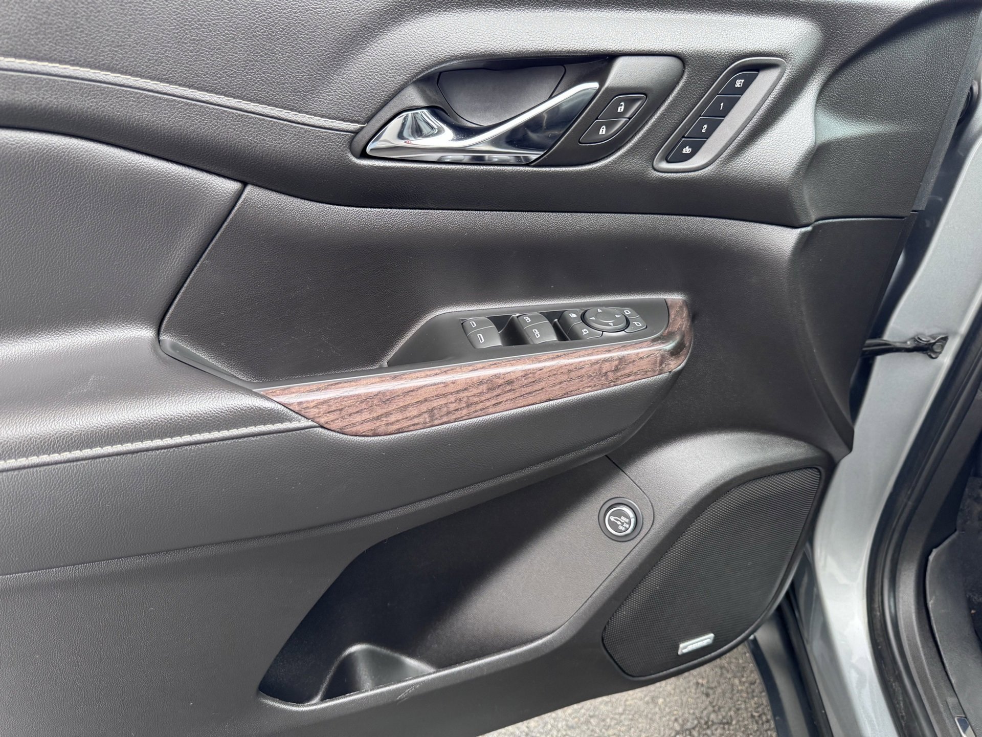 Used 2023 GMC Acadia Denali image 23