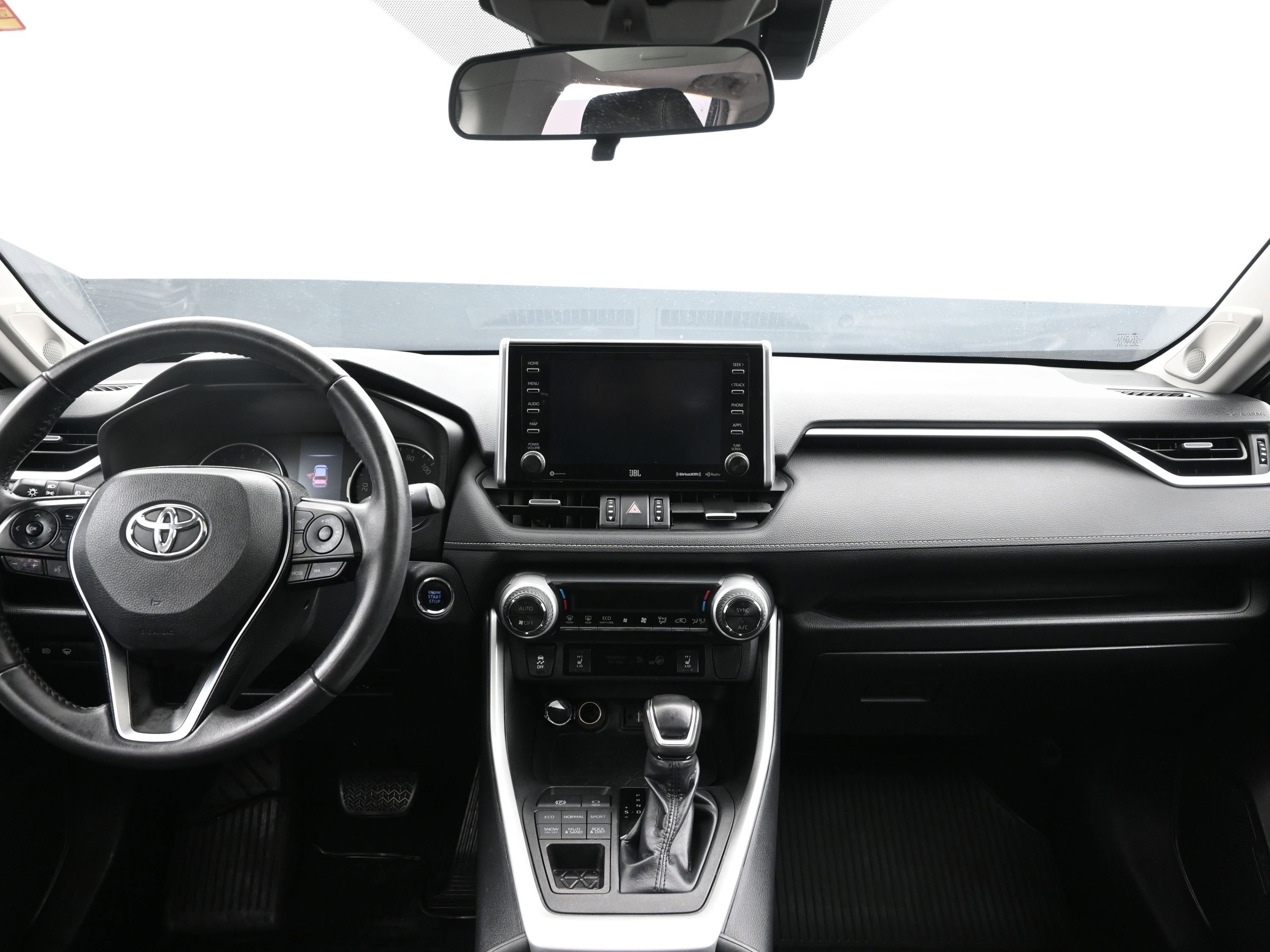 Used 2019 Toyota RAV4 XLE Premium image 20