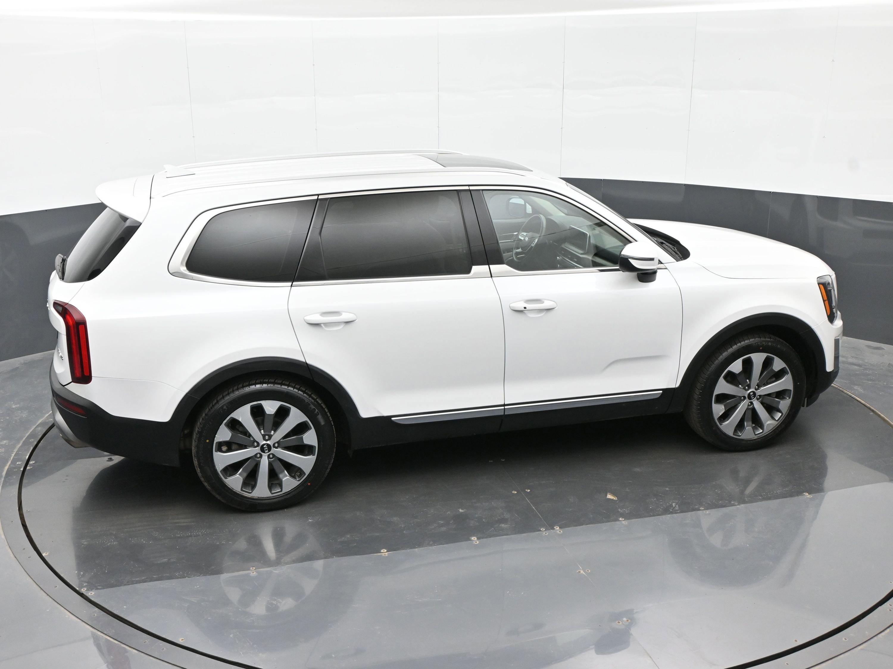 Used 2020 Kia Telluride EX w/ EX Premium Package AWD/4WD image 34