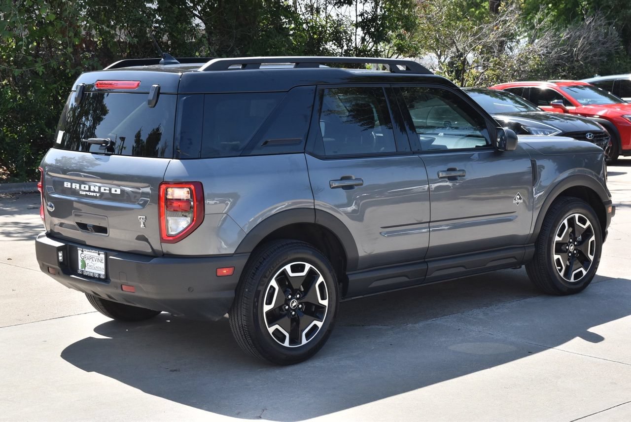 Certified 2023 Ford Bronco Sport Outer Banks w/ Tech Package AWD/4WD image 7