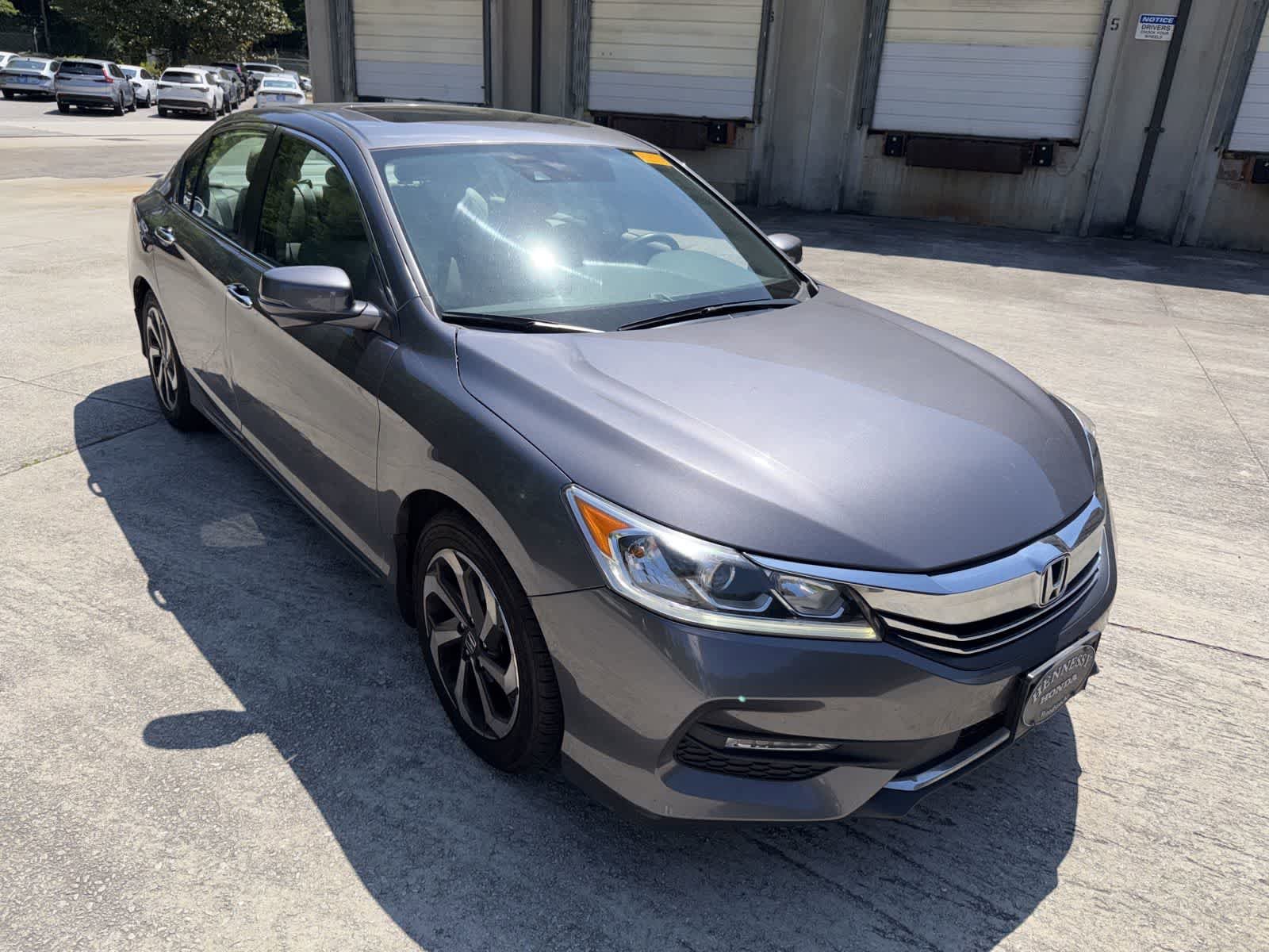 Used 2017 Honda Accord EX-L image 12