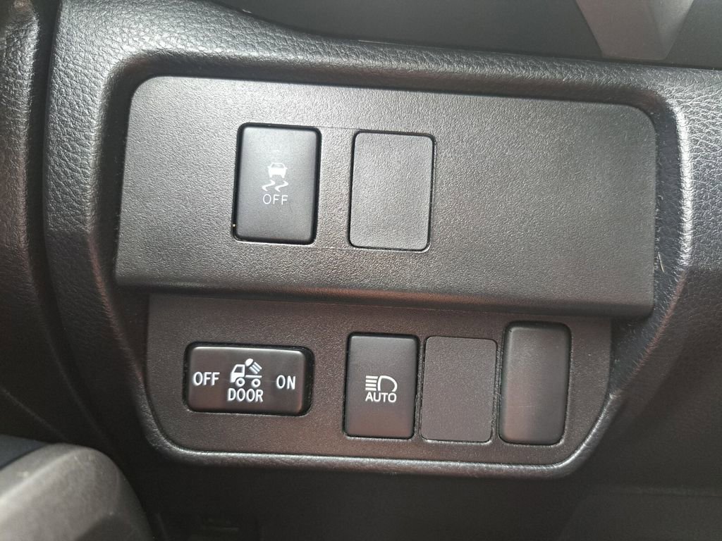 Used 2020 Toyota Tacoma SR5 AWD/4WD image 15