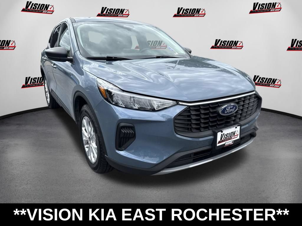 Used 2023 Ford Escape Active AWD/4WD image 3