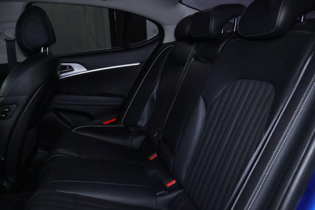 Used 2020 Genesis G70 2.0T w/ Elite Package image 17