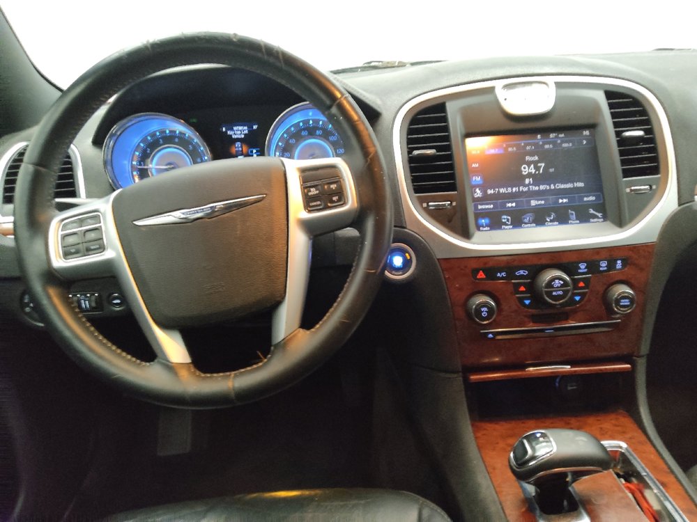 Used 2013 Chrysler 300 image 22